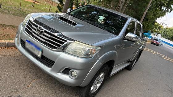 TOYOTA HILUX 3.0 SRV 4X4 CD 16V TURBO INTERCOOLER DIESEL 4P AUTOMÁTICO TOYOTA HILUX 3.0 SRV 4X4 CD 16V TURBO INTERCOOLER DIESEL 4P AUTOMÁTICO